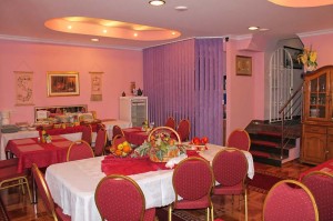 Blagovaona - Private accommodation Zagreb Doručak u Vila Mariji